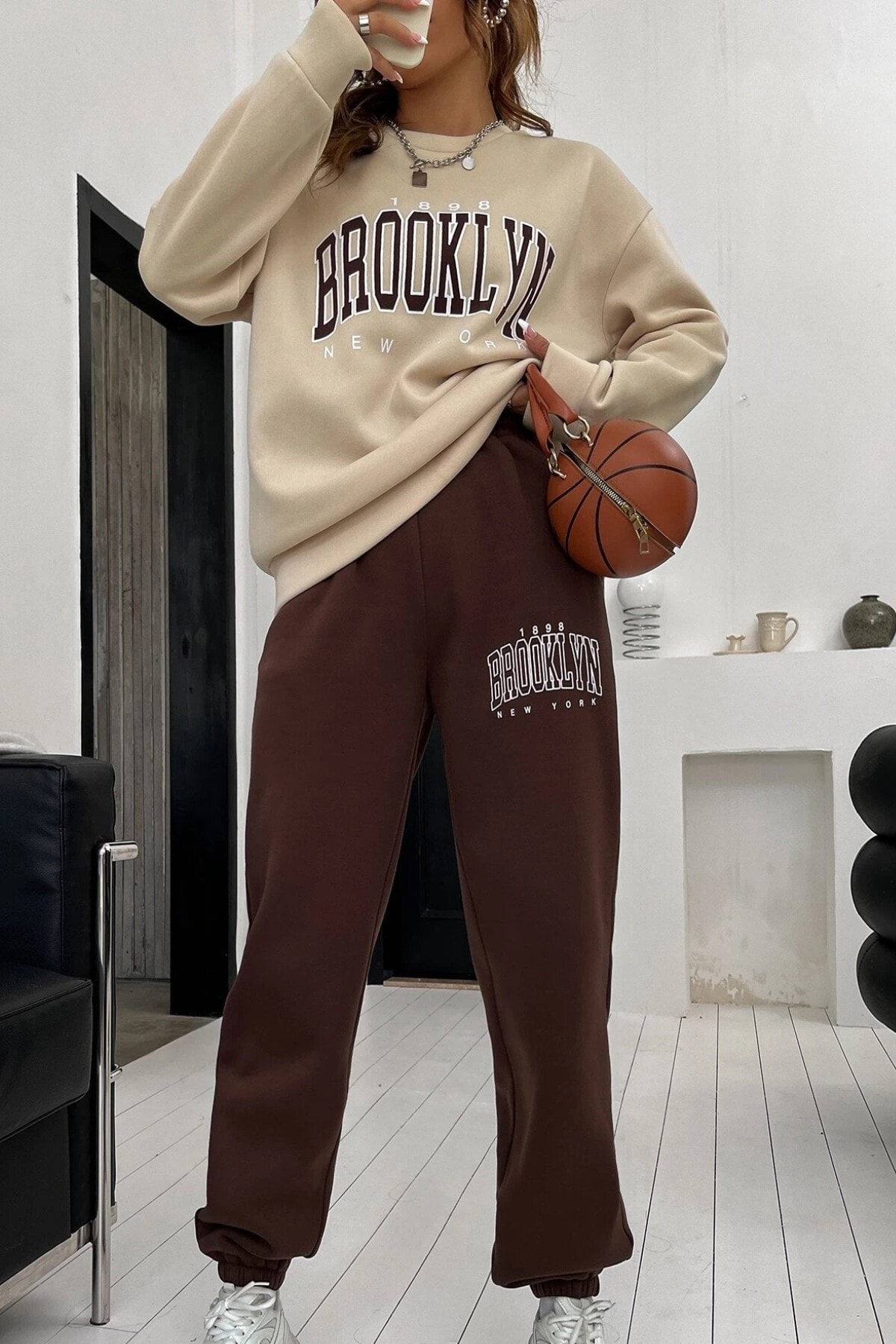 Kadın Kahverengi Bej Brooklyn Baskı Oversize Bisiklet Yaka Alt Üst Eşofman Takımı