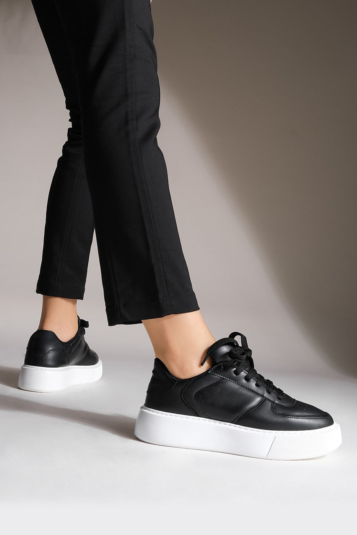 Kadın Sneaker Yüksek Taban Bağcıklı Spor Ayakkabı Azin siyah